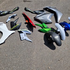 Ersatzteile spare-parts Kawasaki  Z125 Ninja 250SL : 1x Seiten -Deckel -Verkleidung  Sitz -Bank rechts side cover fairing Seat RH