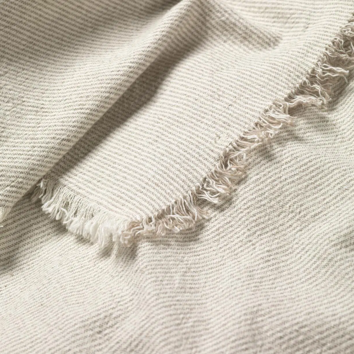 Broste Baumwolltischdecke Elouise Off White L – Bild 2