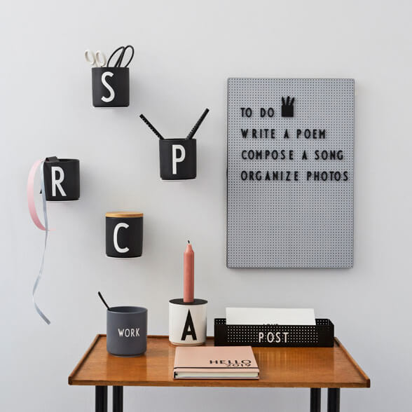 Design Letters Wandhalterung für Becher A-Z – Schwarz – Bild 5