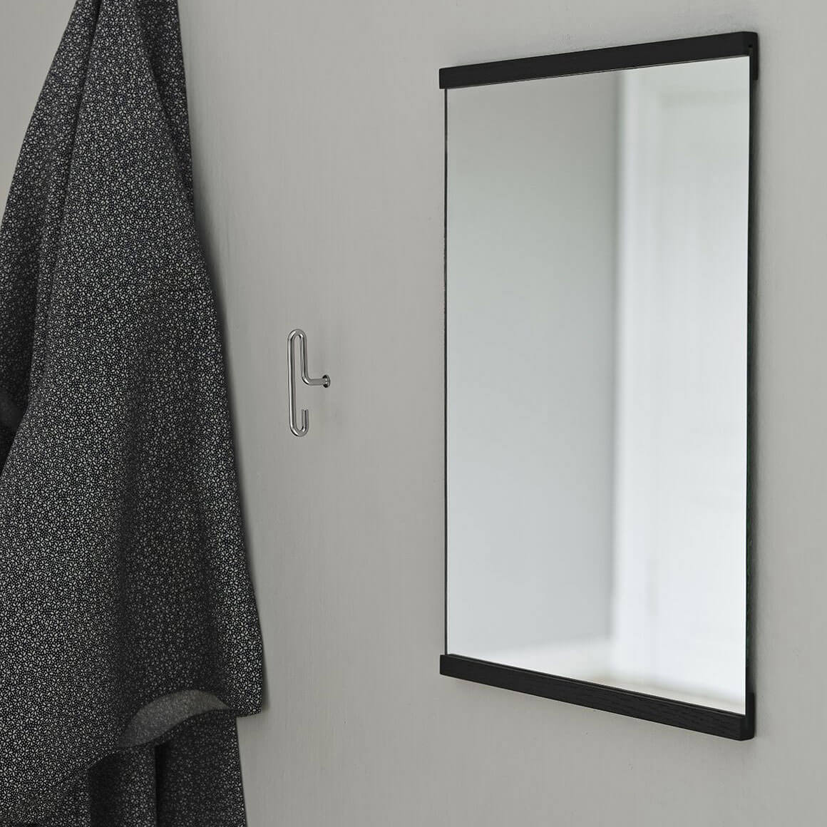 Moebe Wand-Spiegel Schwarz – Bild 3