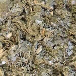 Artischockenblätter geschnitten