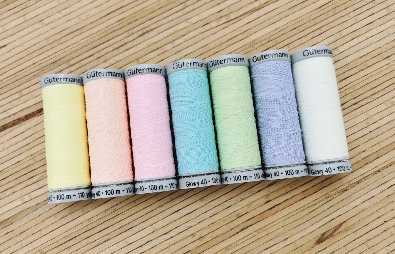 100m Gütermann Glowy 40 (nachtleuchtend) – verschiedene Farben