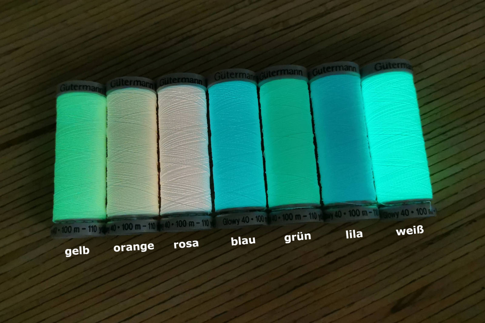 100m Gütermann Glowy 40 (nachtleuchtend) – verschiedene Farben – Bild 2